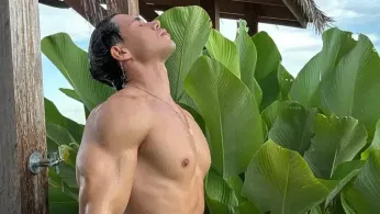 Rene Gonzalez is Serving a Sunset Carwash You’ll Never Forget